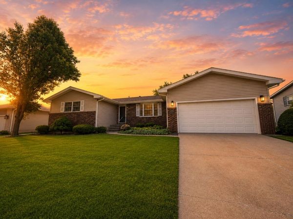 1619 W 95th Avenue , Crown Point, IN 46307