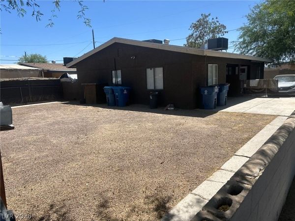 1037 June Avenue , Las Vegas, NV 89104
