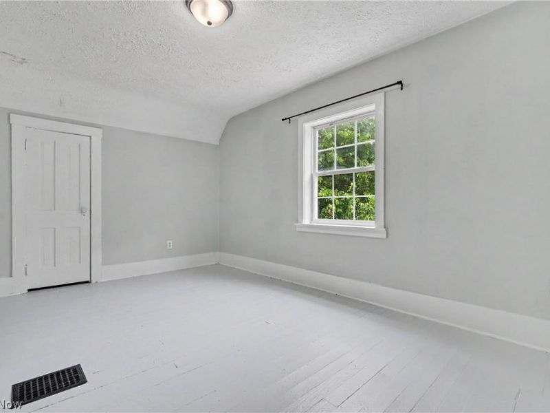 1010 Sawyer Avenue, Akron, OH 44310 Photo 18