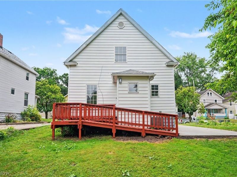 1010 Sawyer Avenue, Akron, OH 44310 Photo 2