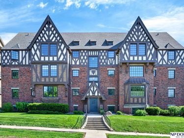 4907 Davenport Street, Unit 5, Omaha, NE 68132