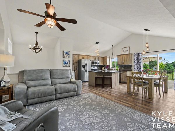 1156 Cumberland Avenue SE, Lowell, MI 49331
