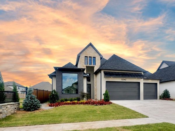 12042 S Vandalia Avenue E, Tulsa, OK 74137