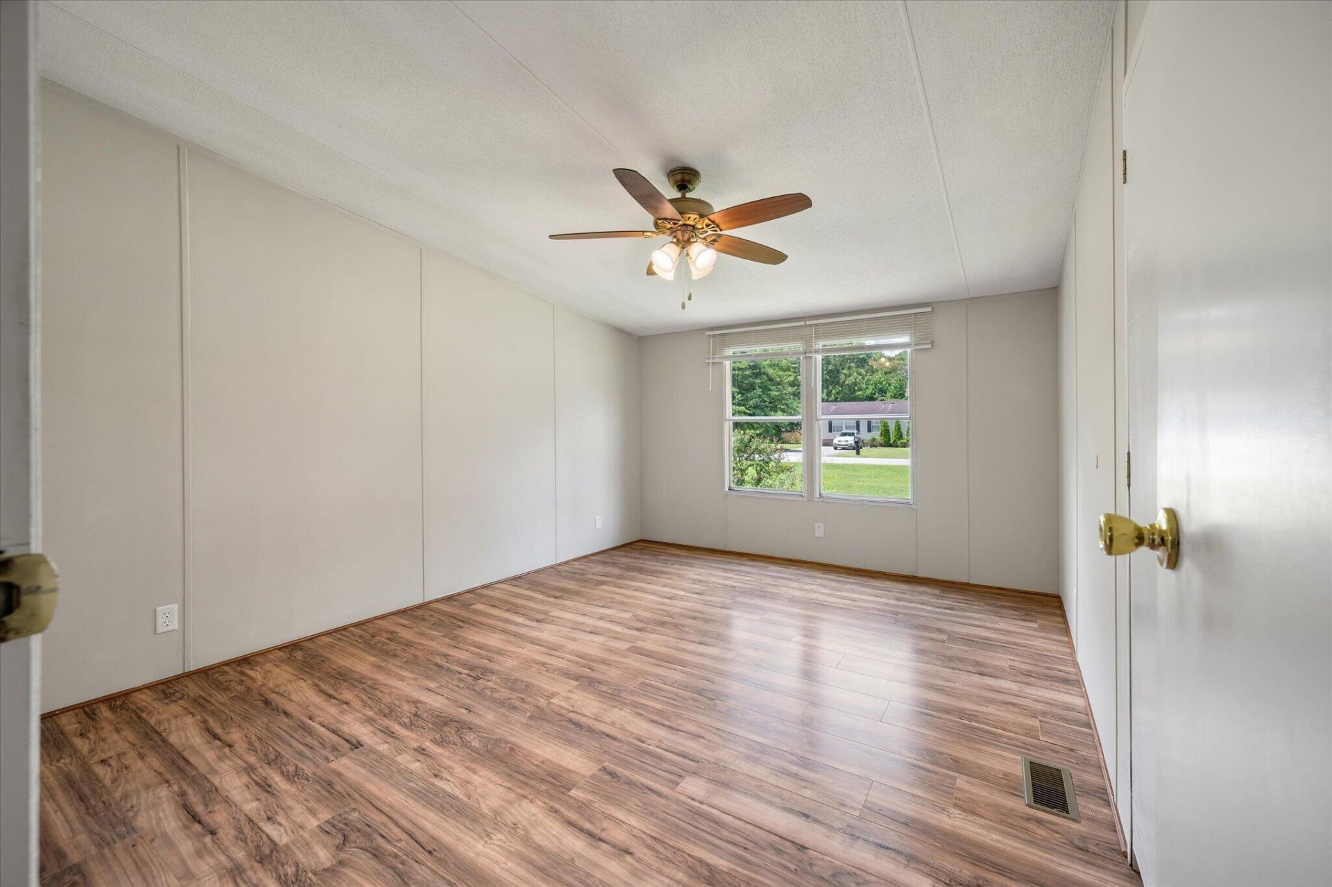 125 Fall Creek Boulevard Photo 34