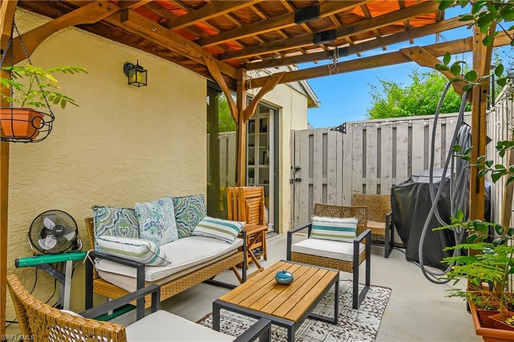 5266 Cedarbend Dr , Unit 1, Fort Myers, FL 33919 Photo