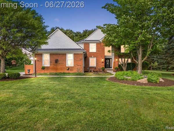 4193 Oak Tree Circle, Oakland Twp, MI 48306
