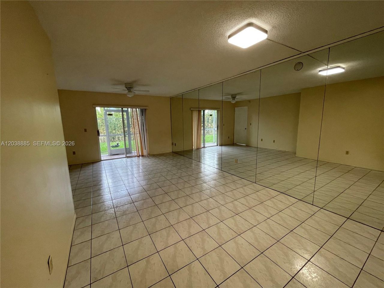 426 NE 210th Cir Ter , Unit 103-2, Miami, FL 33179 Photo
