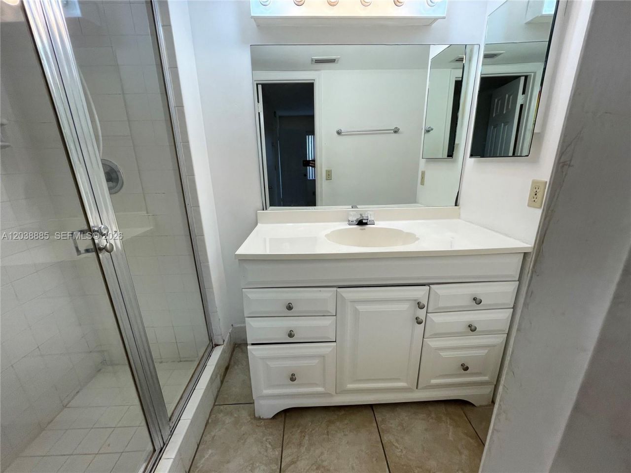 426 NE 210th Cir Ter , Unit 103-2, Miami, FL 33179 Photo