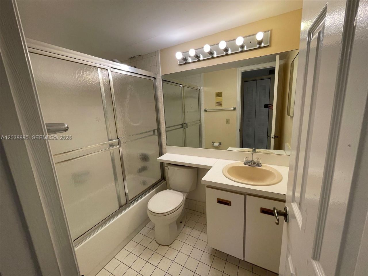 426 NE 210th Cir Ter , Unit 103-2, Miami, FL 33179 Photo