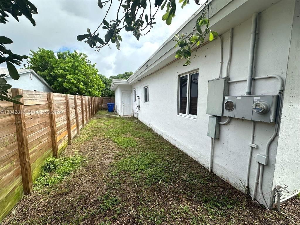 1954 Thomas St , Hollywood, FL 33020 Photo