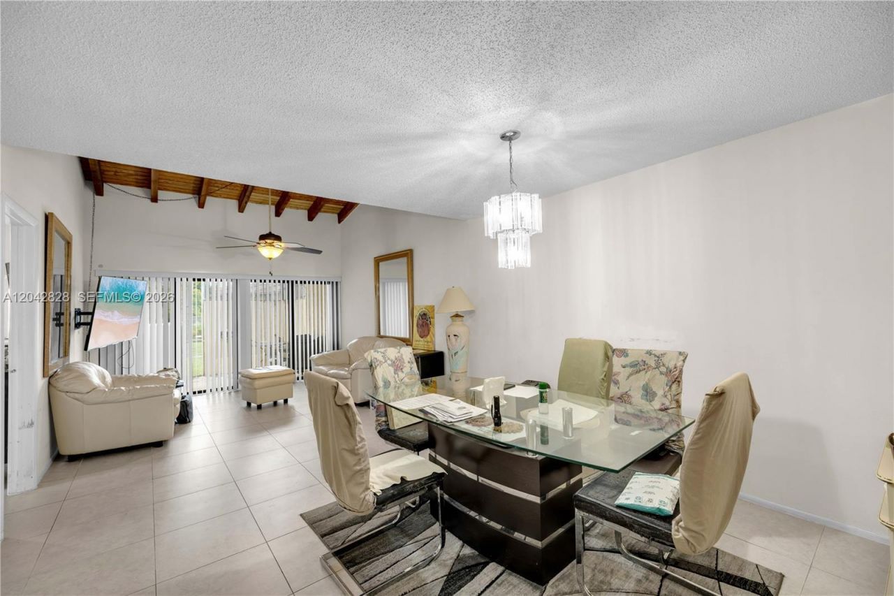 1491 NW 95th Ter, Unit 201, Pembroke Pines, FL 33024 Photo