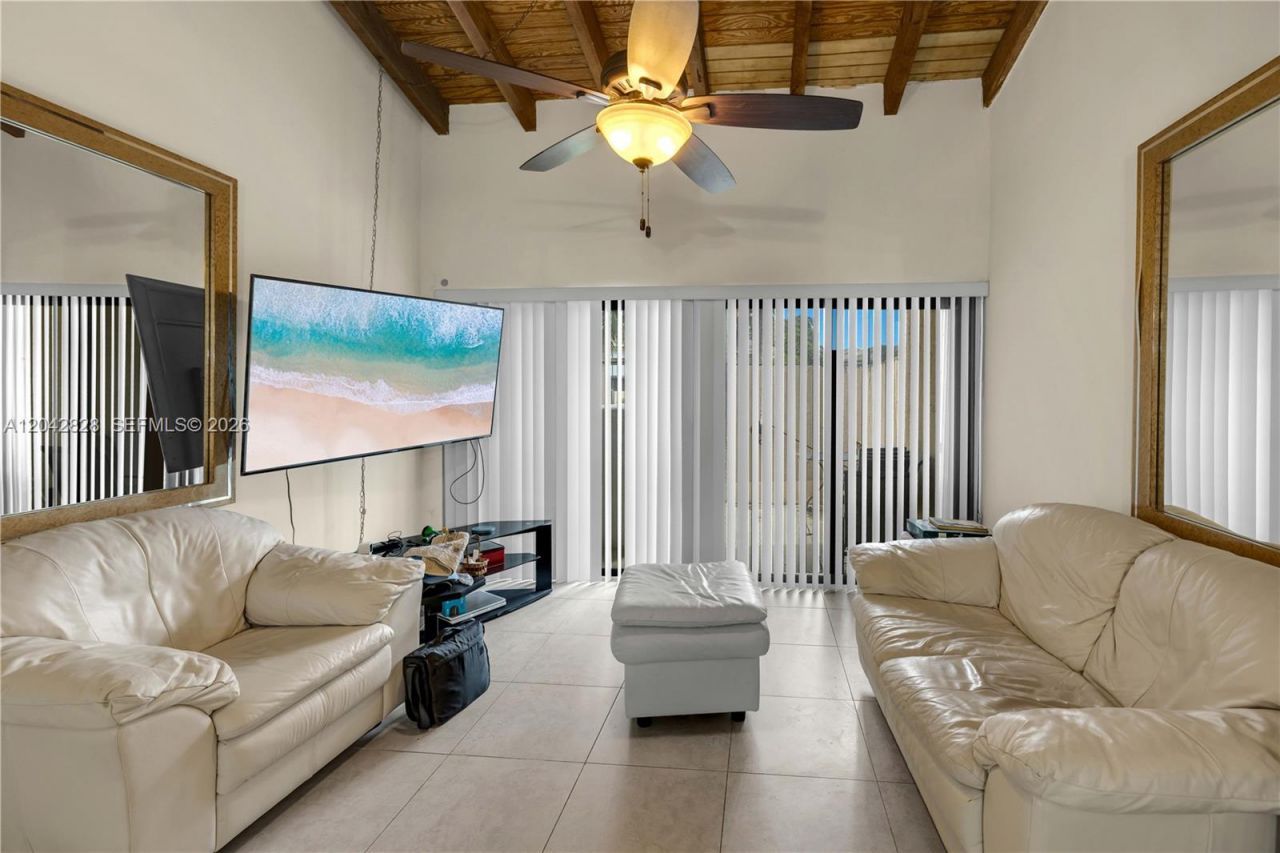 1491 NW 95th Ter, Unit 201, Pembroke Pines, FL 33024 Photo