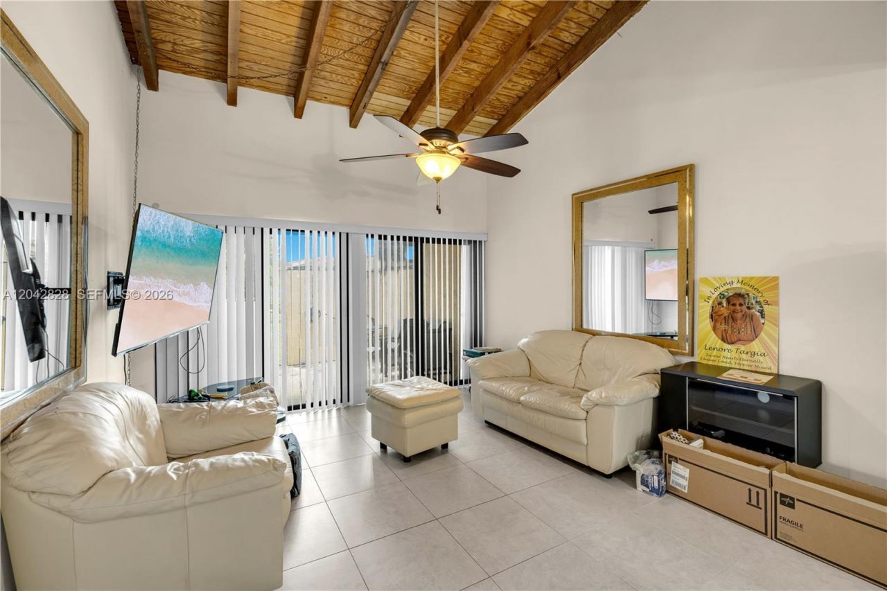 1491 NW 95th Ter, Unit 201, Pembroke Pines, FL 33024 Photo