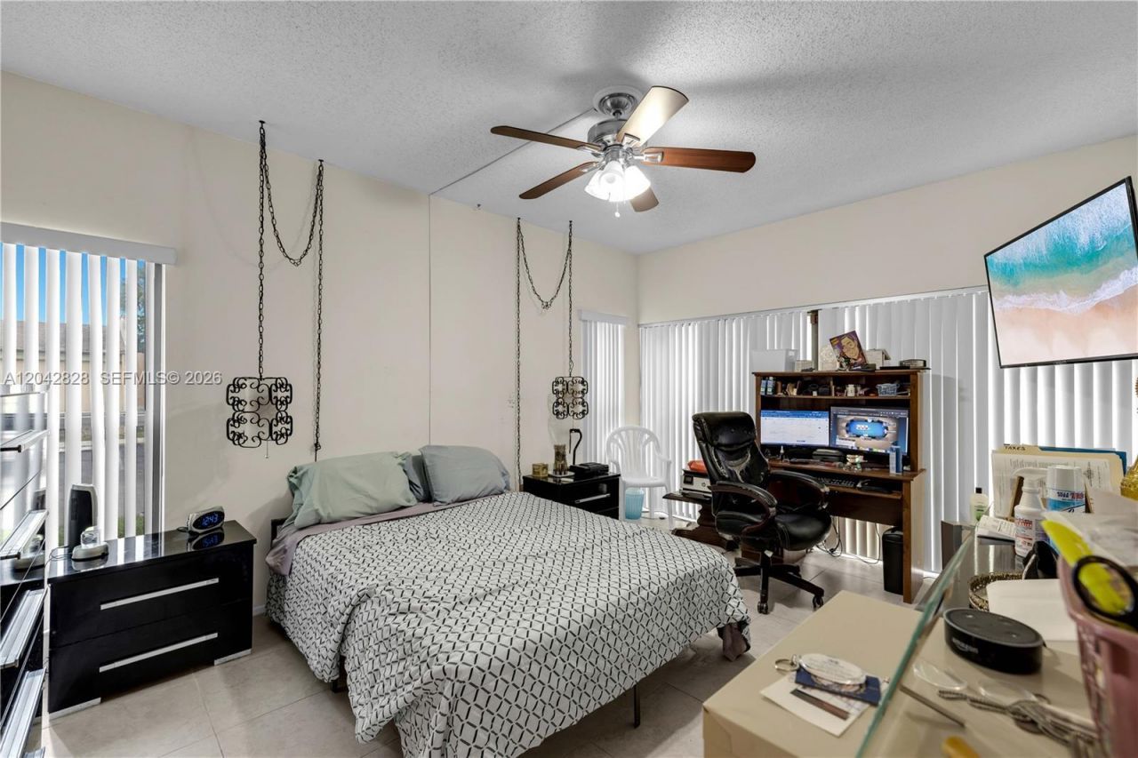 1491 NW 95th Ter, Unit 201, Pembroke Pines, FL 33024 Photo