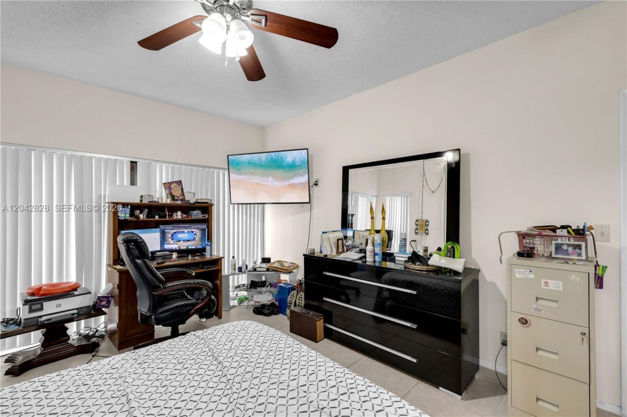 1491 NW 95th Ter, Unit 201, Pembroke Pines, FL 33024 Photo