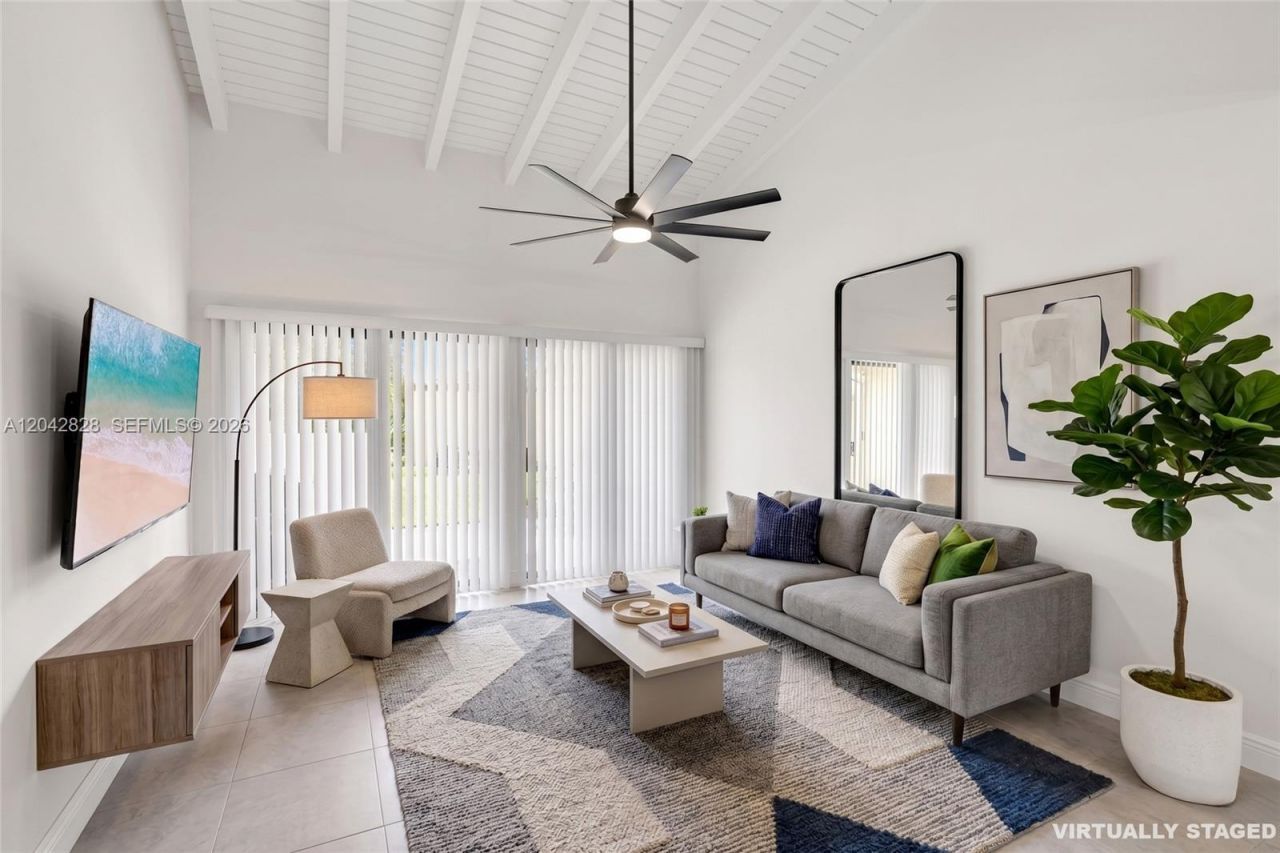 1491 NW 95th Ter, Unit 201, Pembroke Pines, FL 33024 Photo
