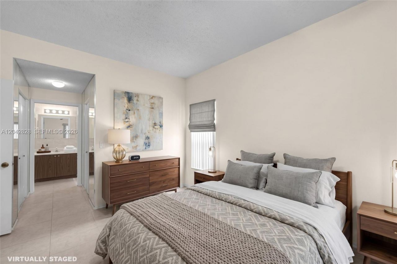1491 NW 95th Ter, Unit 201, Pembroke Pines, FL 33024 Photo