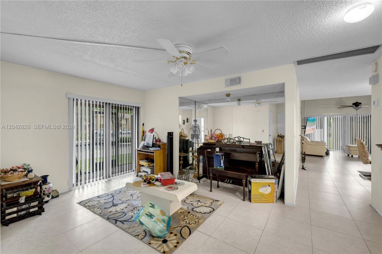 1491 NW 95th Ter, Unit 201, Pembroke Pines, FL 33024 Photo