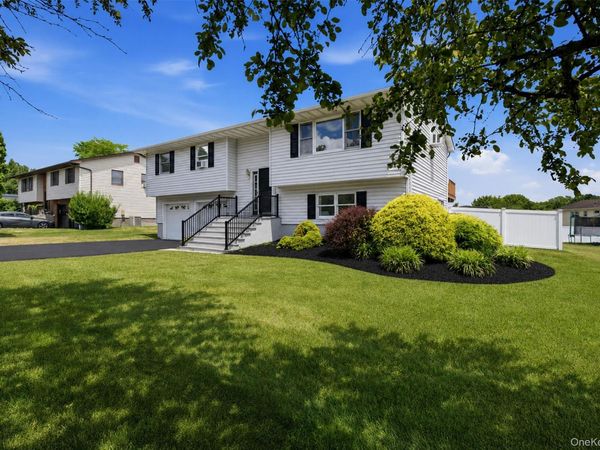 41 Guernsey Drive, New Windsor, NY 12553