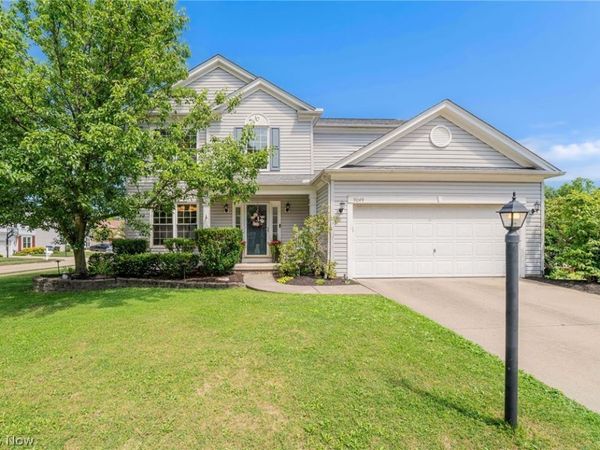 9049 Wynford Lane , Olmsted Twp, OH 44138