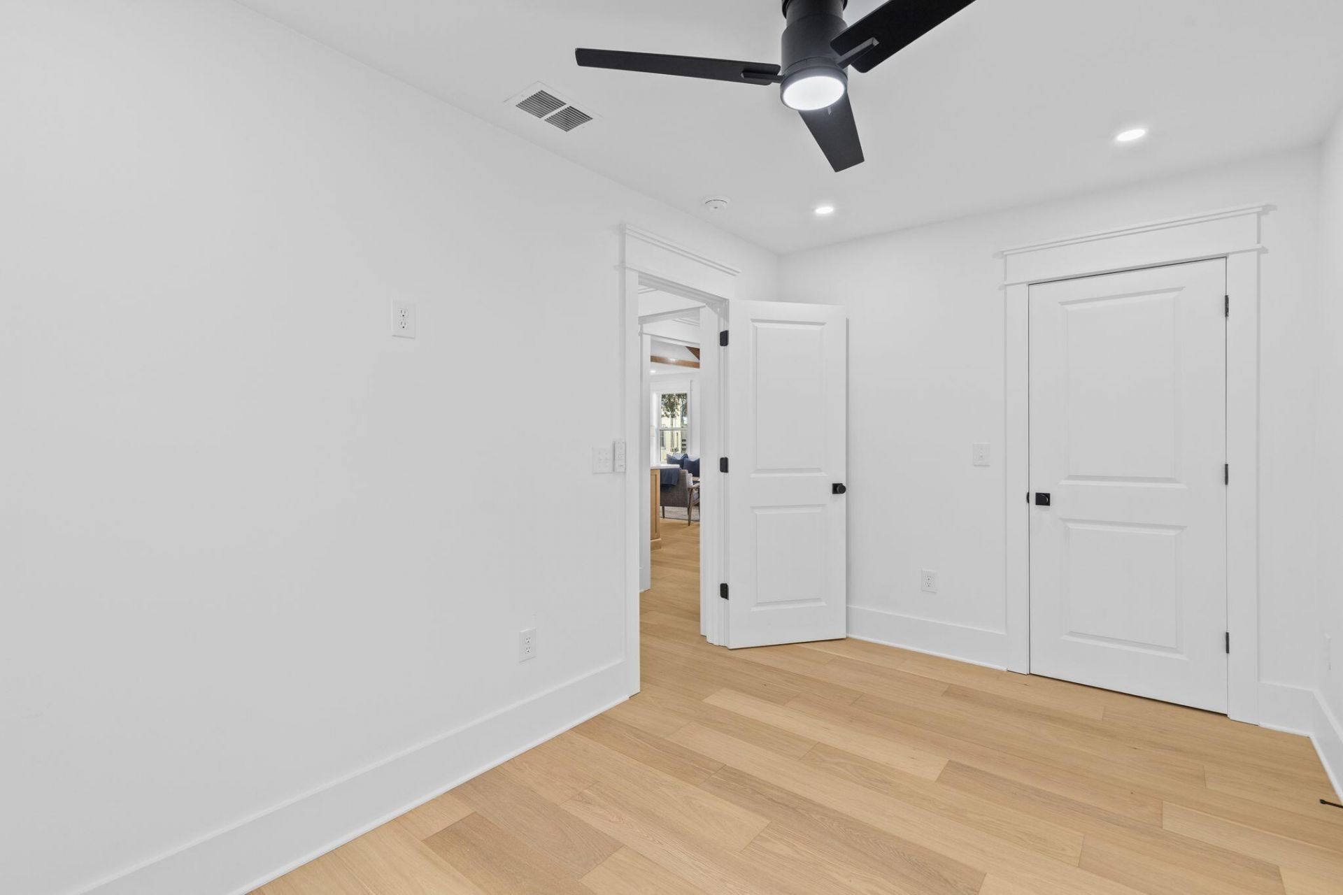 7 Larnes Street Photo 27