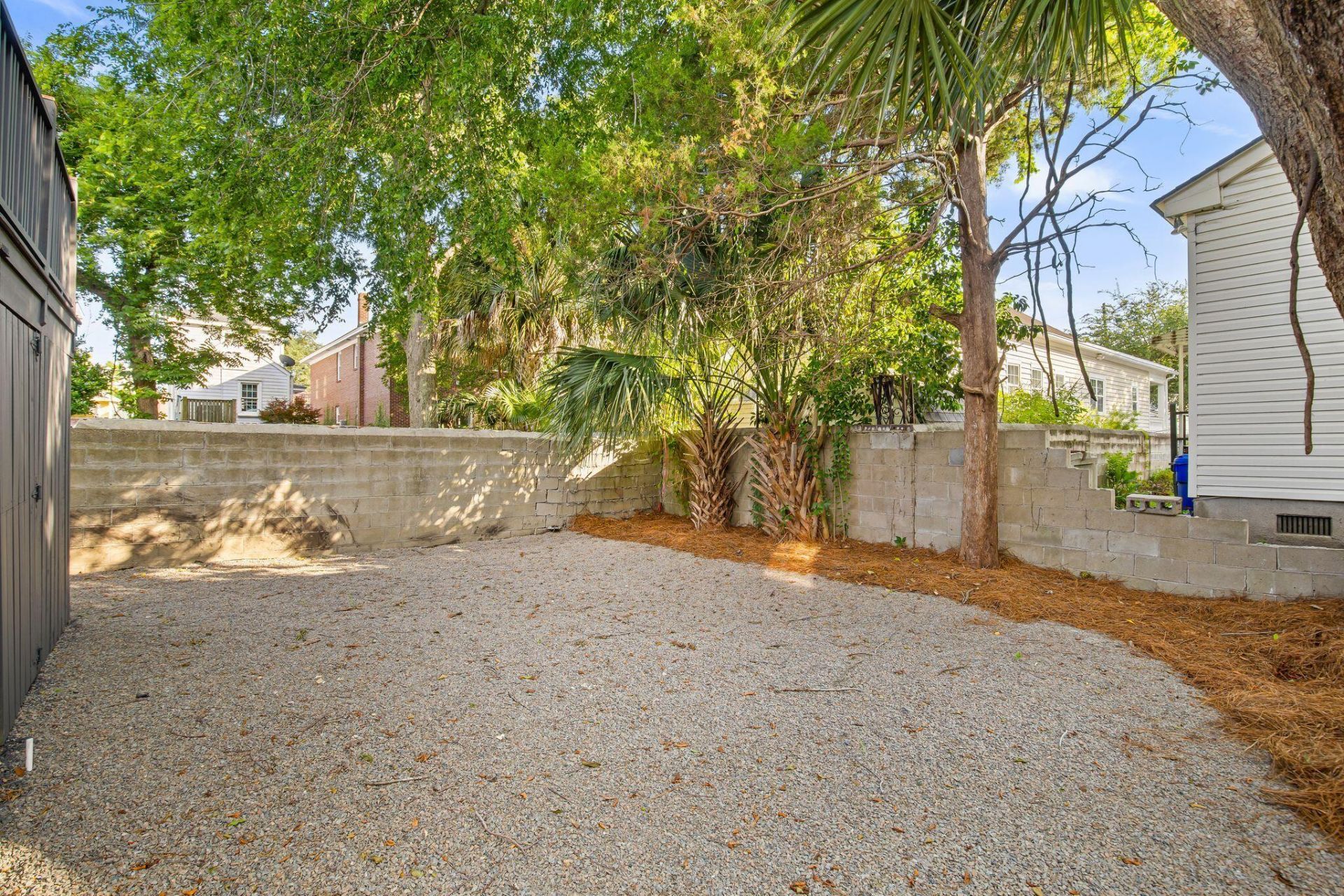 7 Larnes Street Photo 36