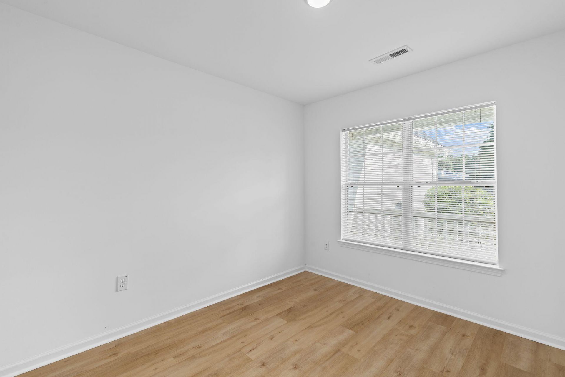 112 Slow Mill Drive Photo 10