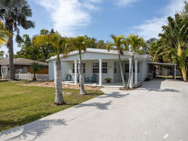 711 BAYSHORE DRIVE , TARPON SPRINGS, FL 34689