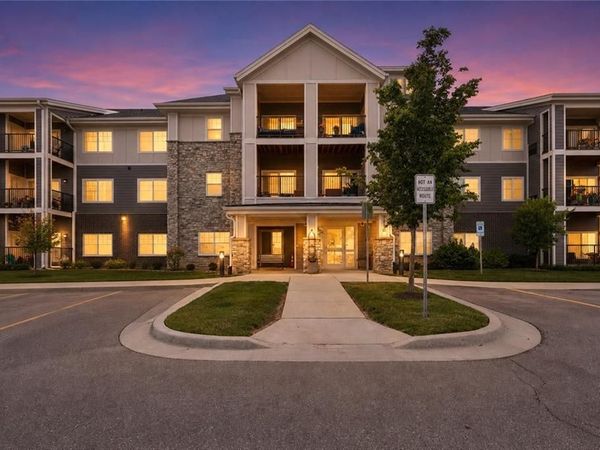 7800 W 123rd Street, Unit 118, Overland Park, KS 66213