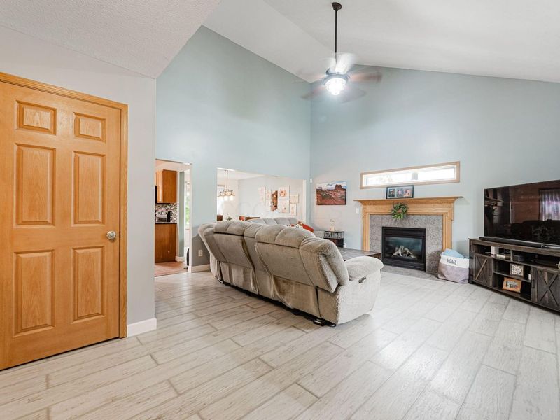 1717 Creekview Drive, Marysville, OH 43040 Photo 3