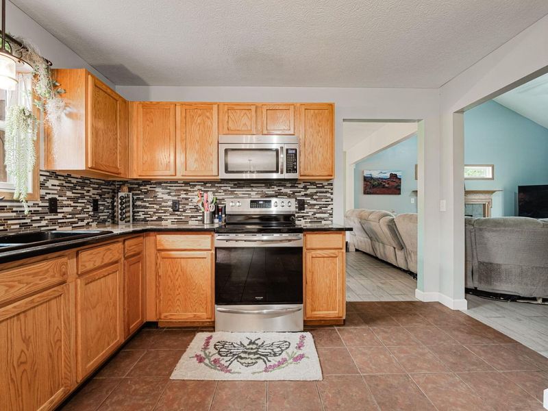 1717 Creekview Drive, Marysville, OH 43040 Photo 8
