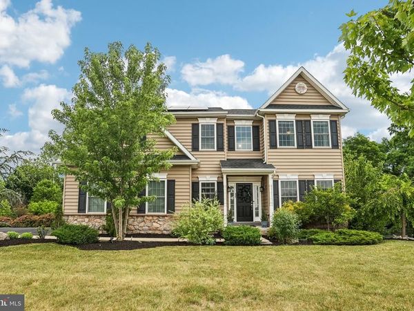 427 GREEN MEADOW DRIVE, DOUGLASSVILLE, PA 19518