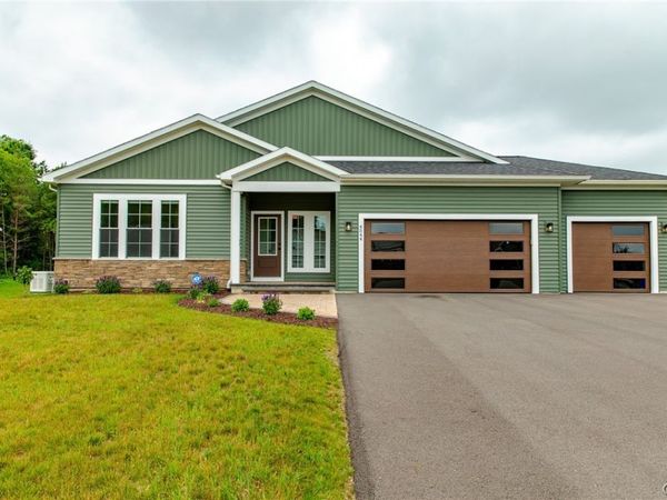 4544 Hollyshire Way , Clay, NY 13041
