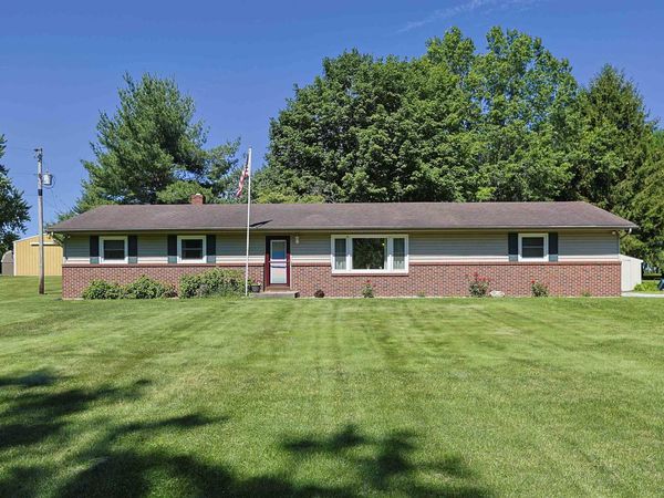 6384 N 900 E Road, New Carlisle, IN 46552