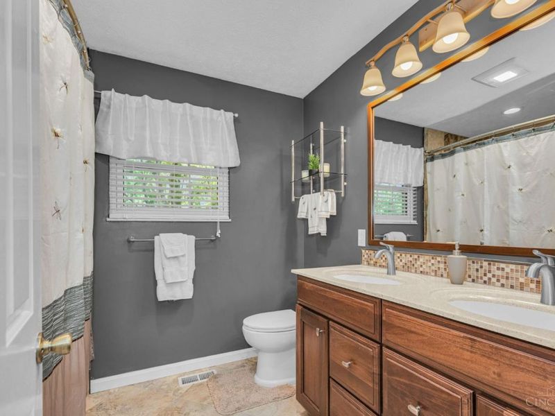 9300 Bodford Drive, West Chester, OH 45069 Photo 29