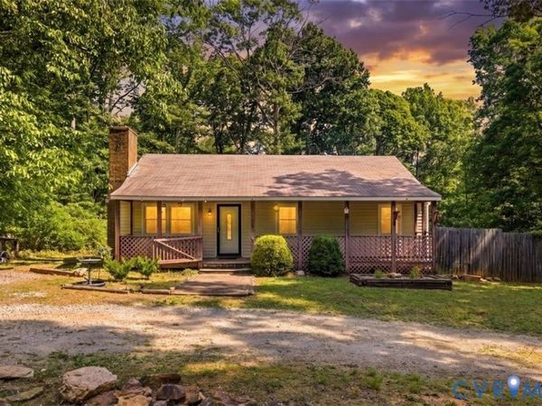 2726 Daphne Lane , Powhatan, VA 23139