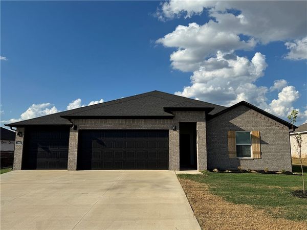 1002 Pepperwood Drive, Prairie Grove, AR 72753