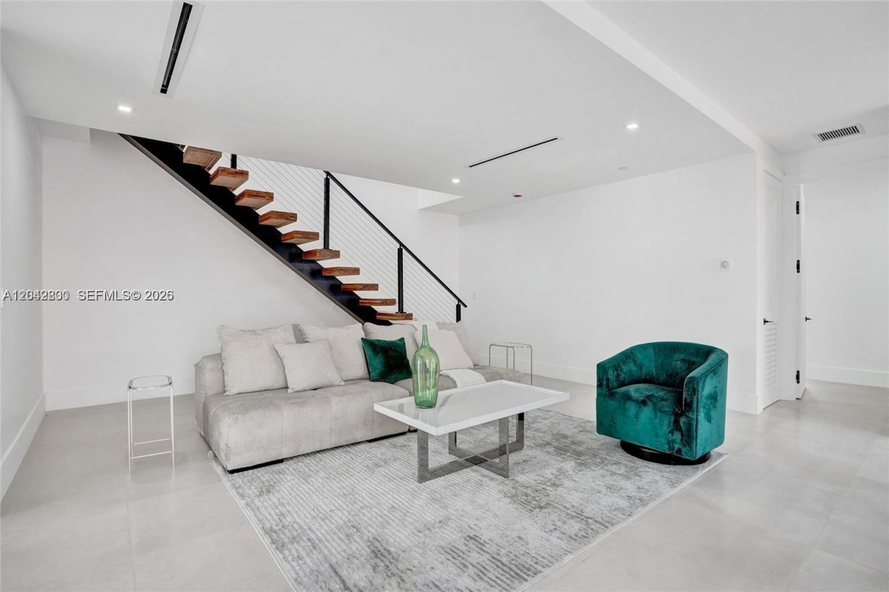 1825 NE 26th Ave, Unit 1, Fort Lauderdale, FL 33305 Photo