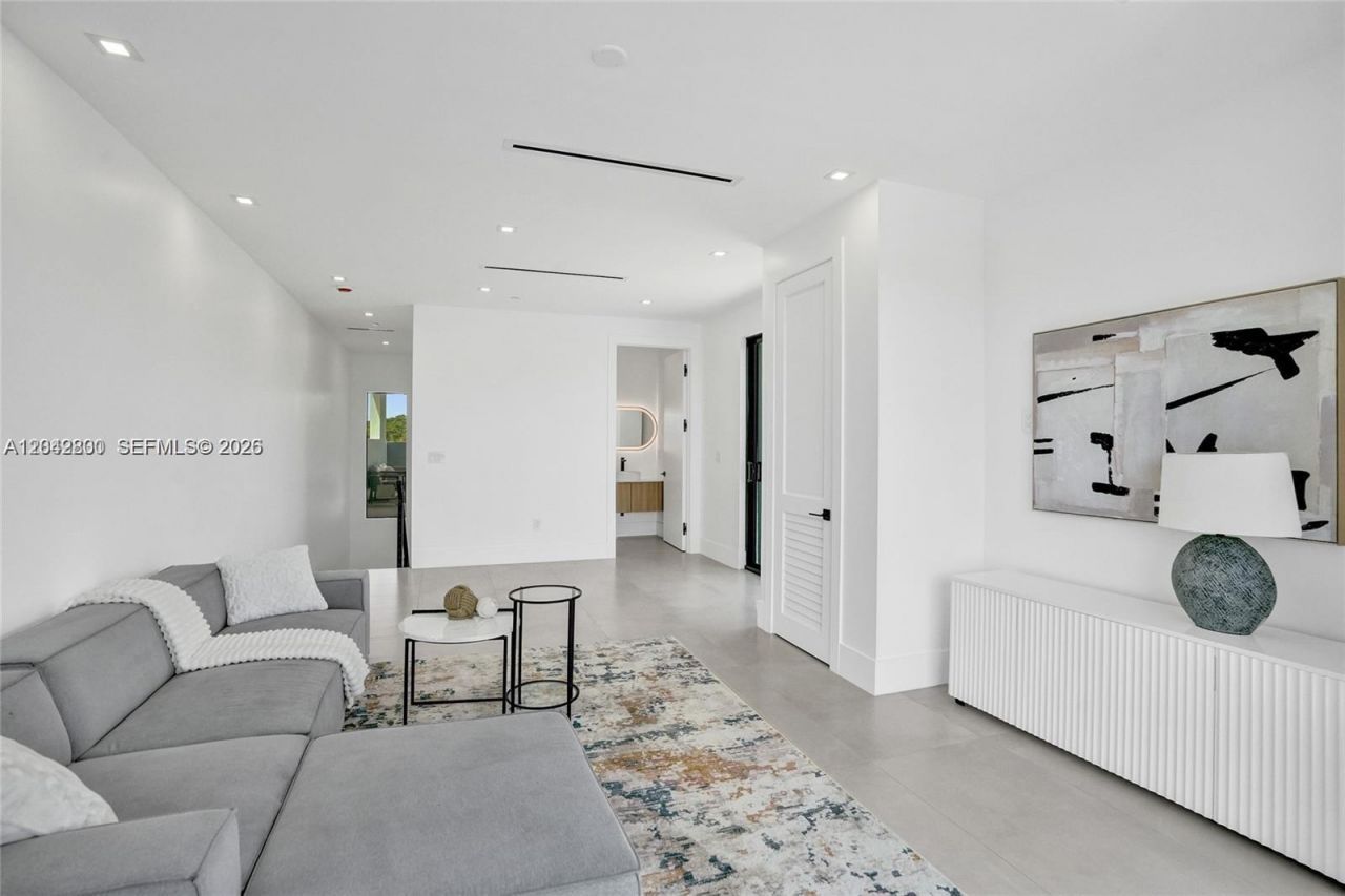 1825 NE 26th Ave, Unit 1, Fort Lauderdale, FL 33305 Photo