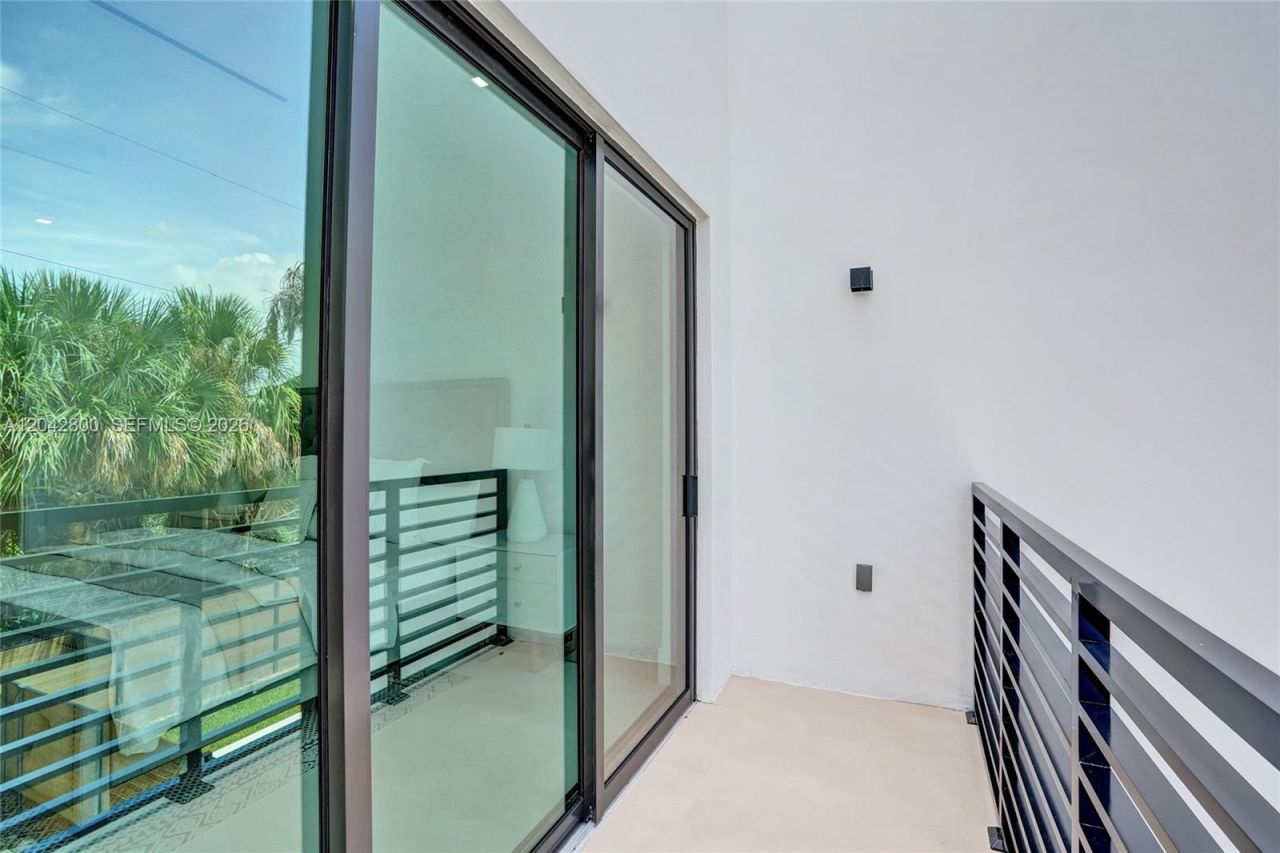 1825 NE 26th Ave, Unit 1, Fort Lauderdale, FL 33305 Photo