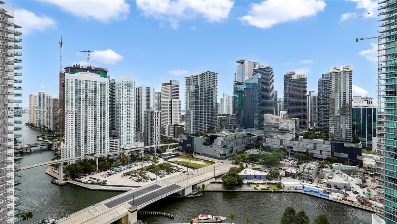 90 SW 3rd St , Unit 3003, Miami, FL 33130 Photo