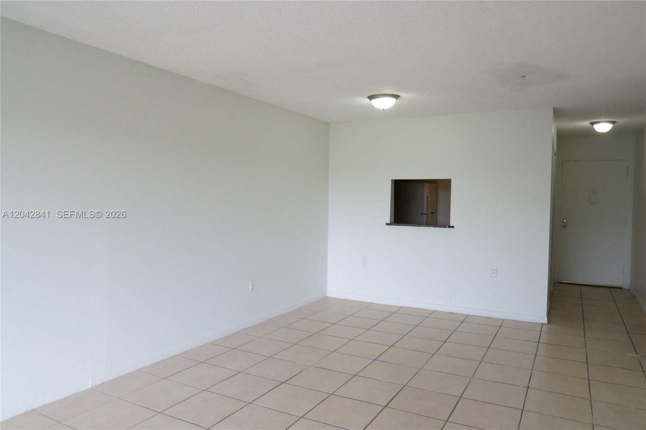 12035 NE 2nd Ave, Unit A406, North Miami, FL 33161 Photo