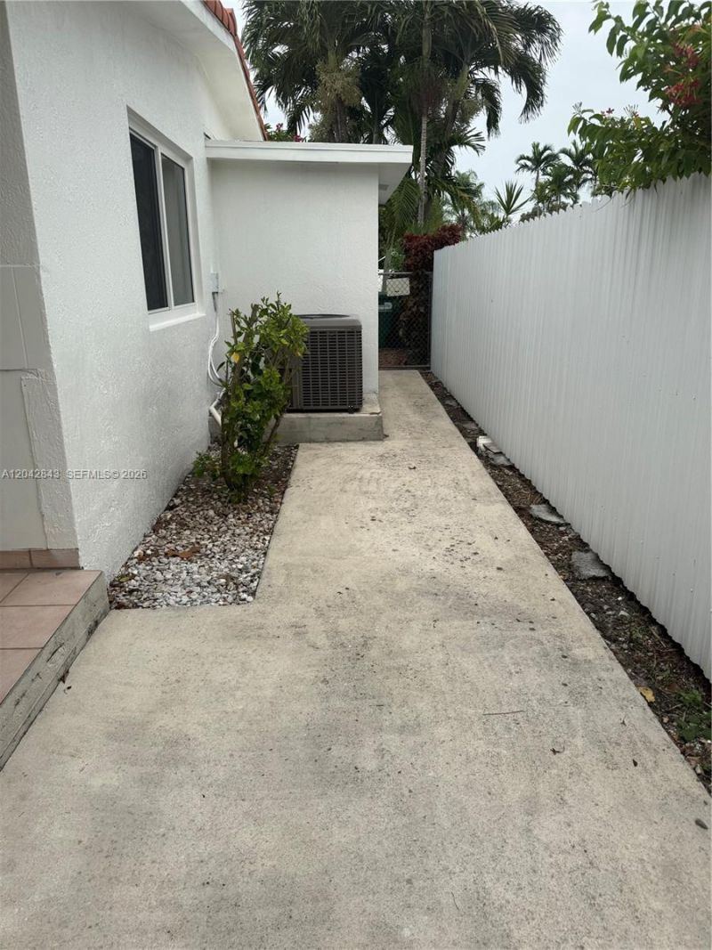 7931 SW 13th Ter, Unit 7931, Miami, FL 33144 Photo