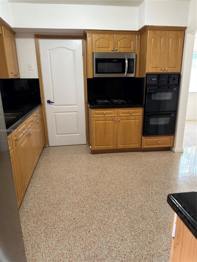 7931 SW 13th Ter, Unit 7931, Miami, FL 33144 Photo