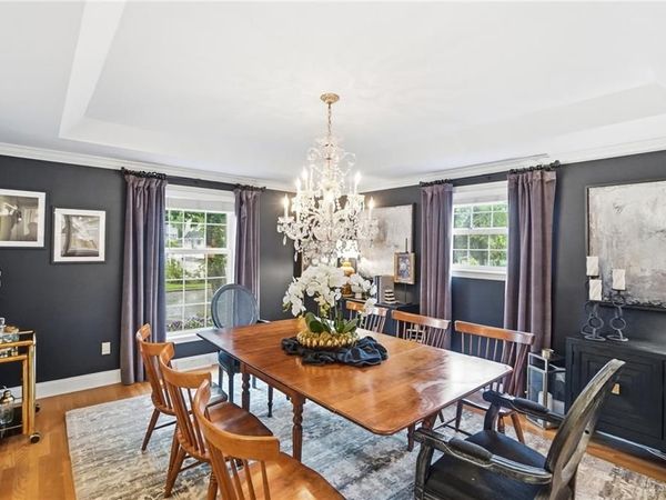 39 E Dixon Avenue, Oakwood, OH 45419