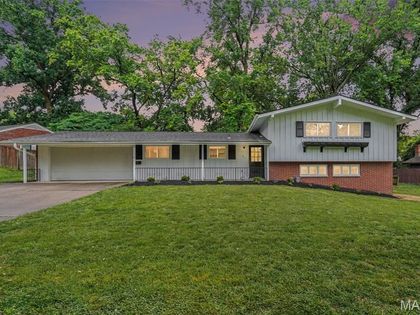216 Country Club Acres Belleville, IL 62223