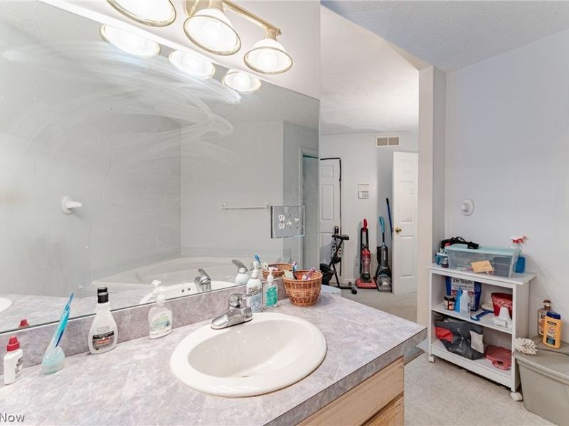 1347 Sharonbrook Drive, Twinsburg, OH 44087 Photo 14