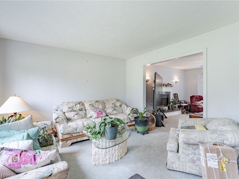 1347 Sharonbrook Drive, Twinsburg, OH 44087 Photo 4