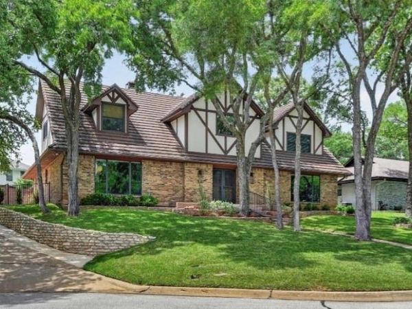 2304 Wakeforest Court, Arlington, TX 76012