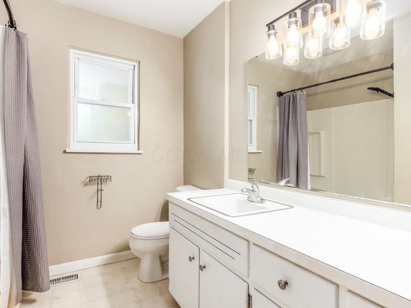 748 Ridgewood Drive , Coshocton, OH 43812 Photo 27